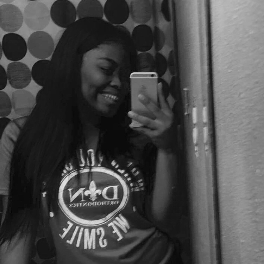 Meet your Posher, Corae